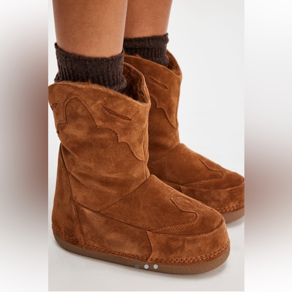 Free People Shoes - Free People “Cozy Cowboy Boots” Snow Boots ONE DAY ONKY EASTER PRICE DROP